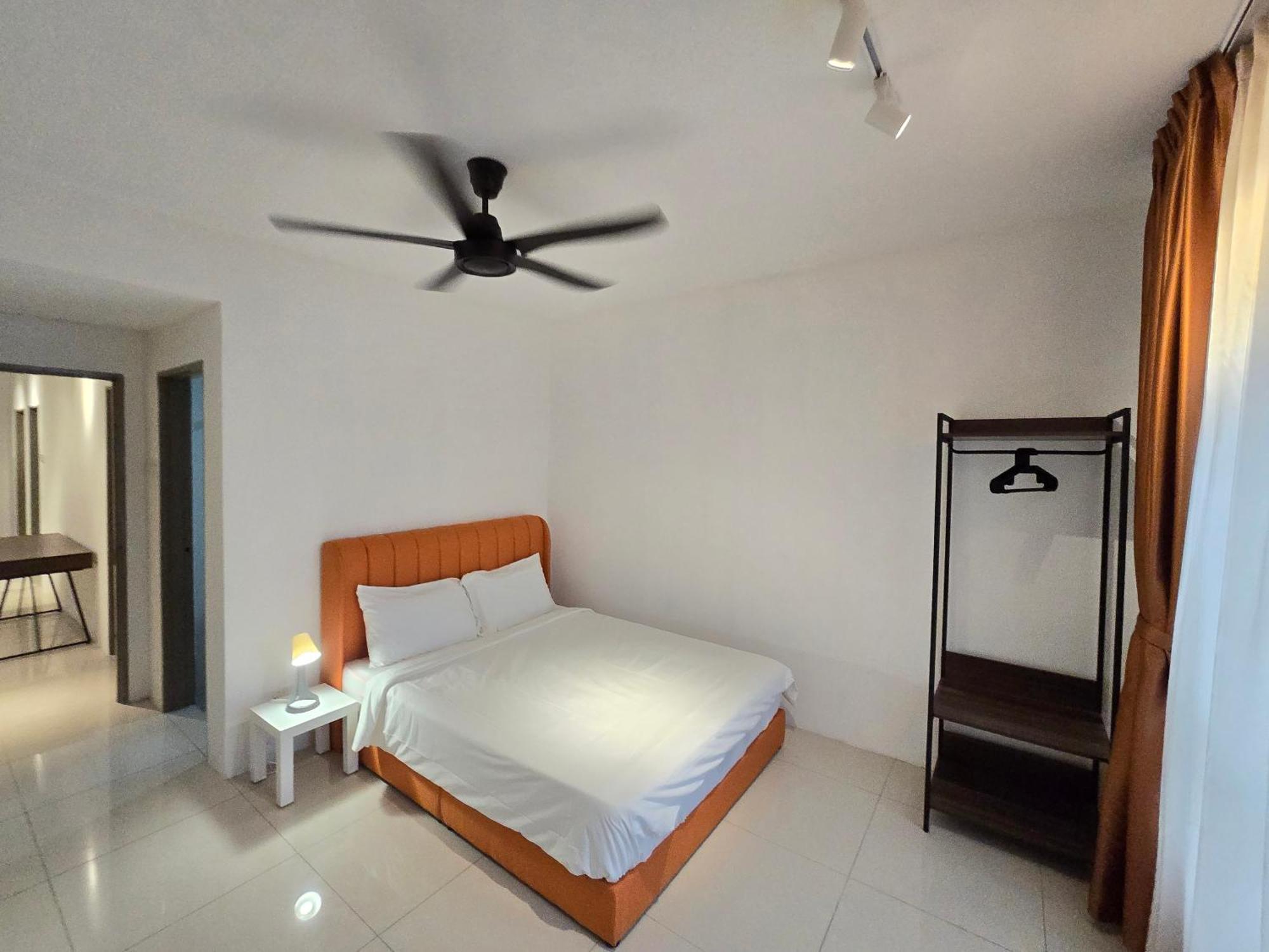 Manhattan - Jalan Pasir Puteh -