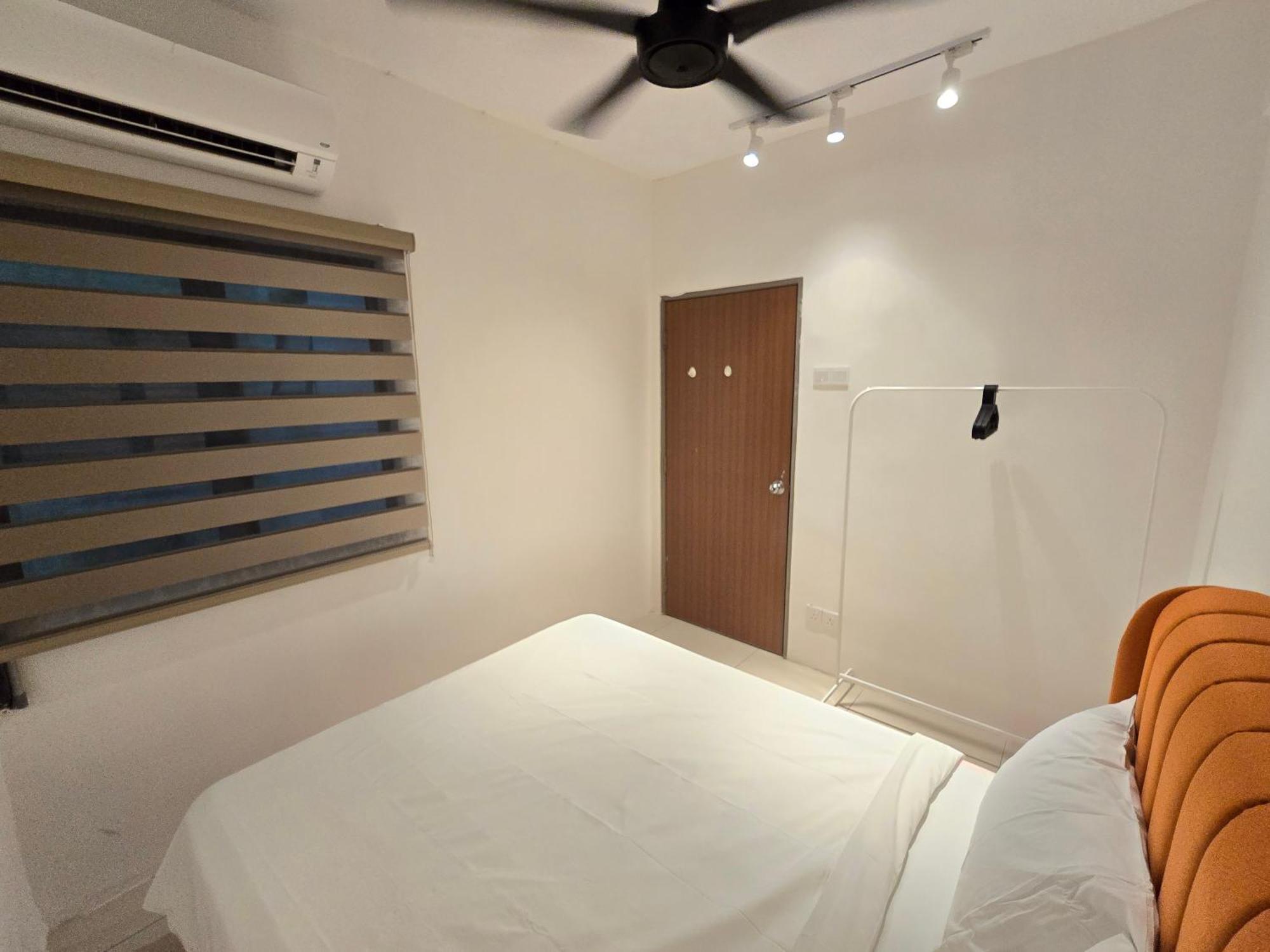 Manhattan - Jalan Pasir Puteh -