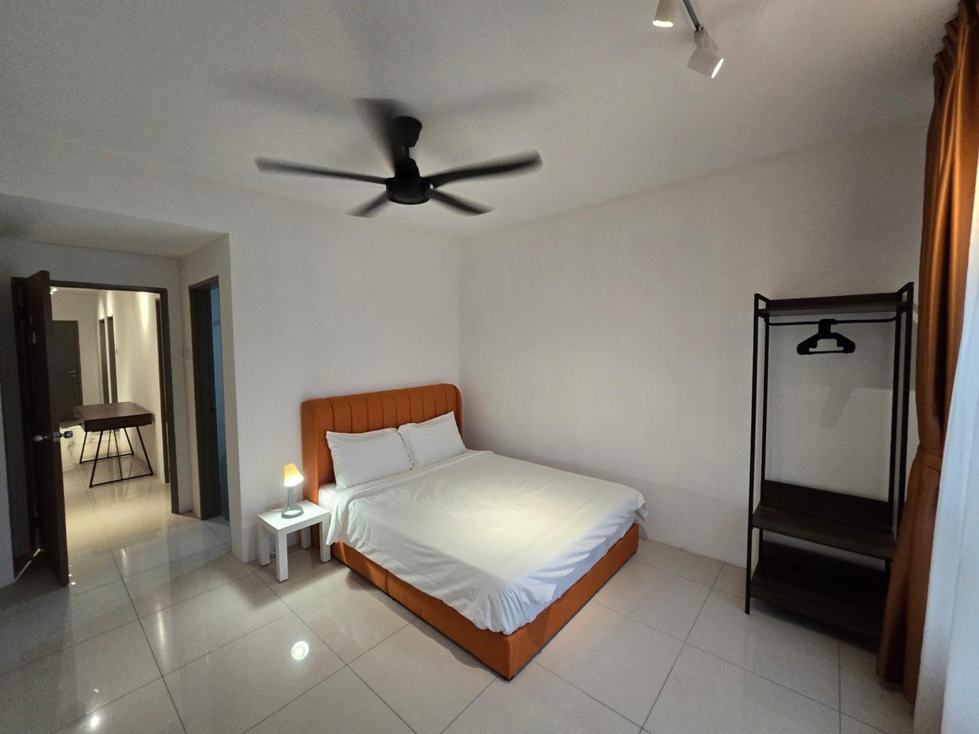 Manhattan - Jalan Pasir Puteh -