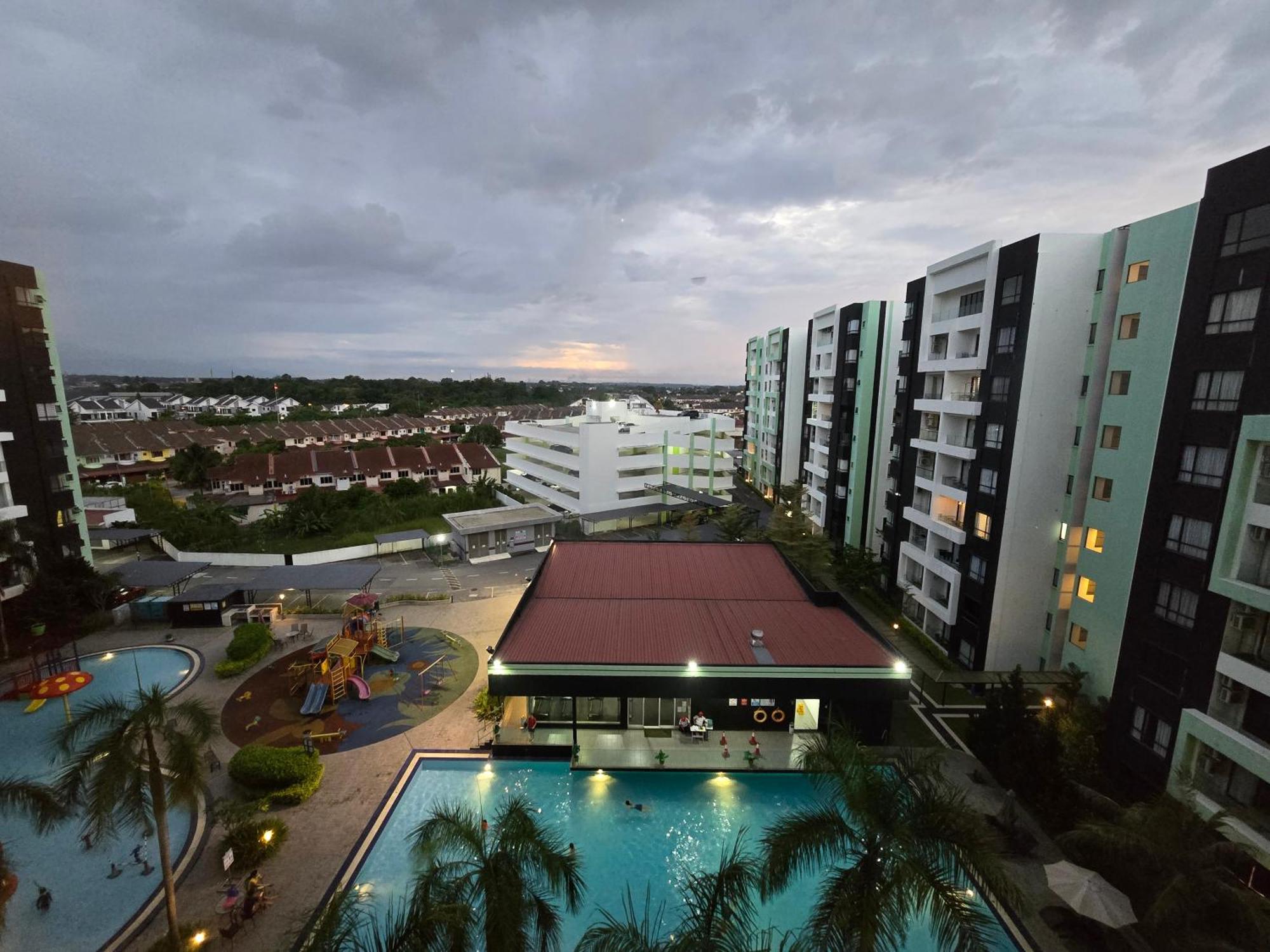 Manhattan - Jalan Pasir Puteh -