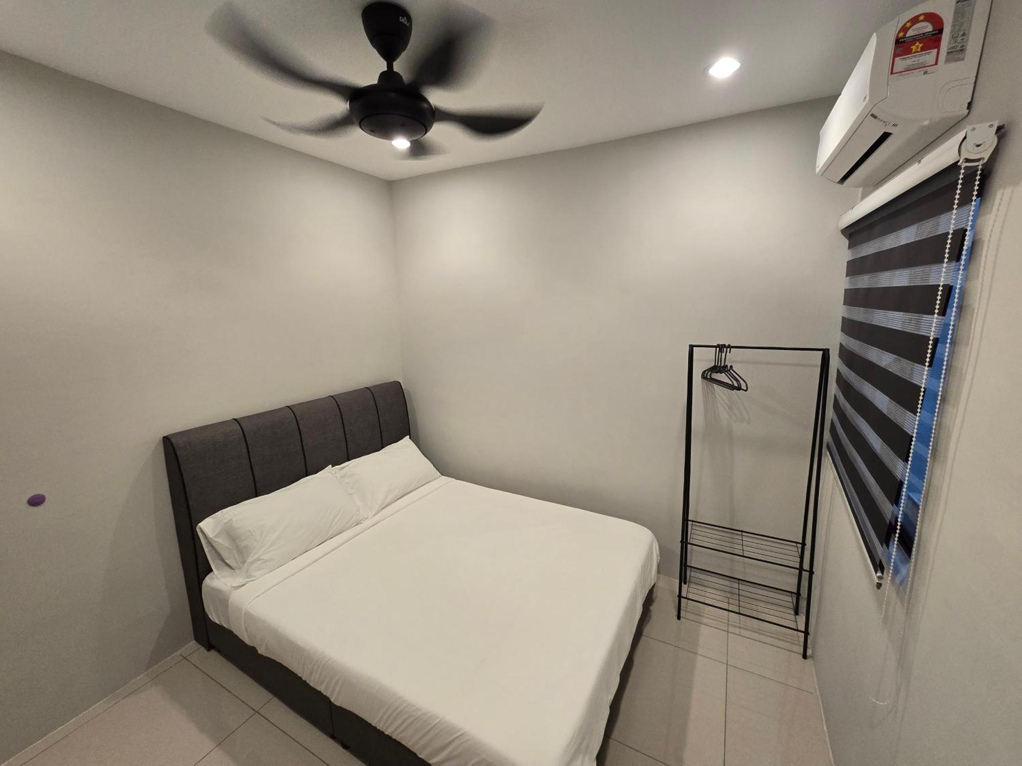 Manhattan - Jalan Pasir Puteh - *